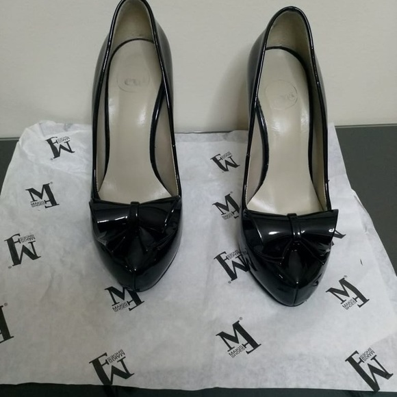 Shoes - Picture 2 of 4